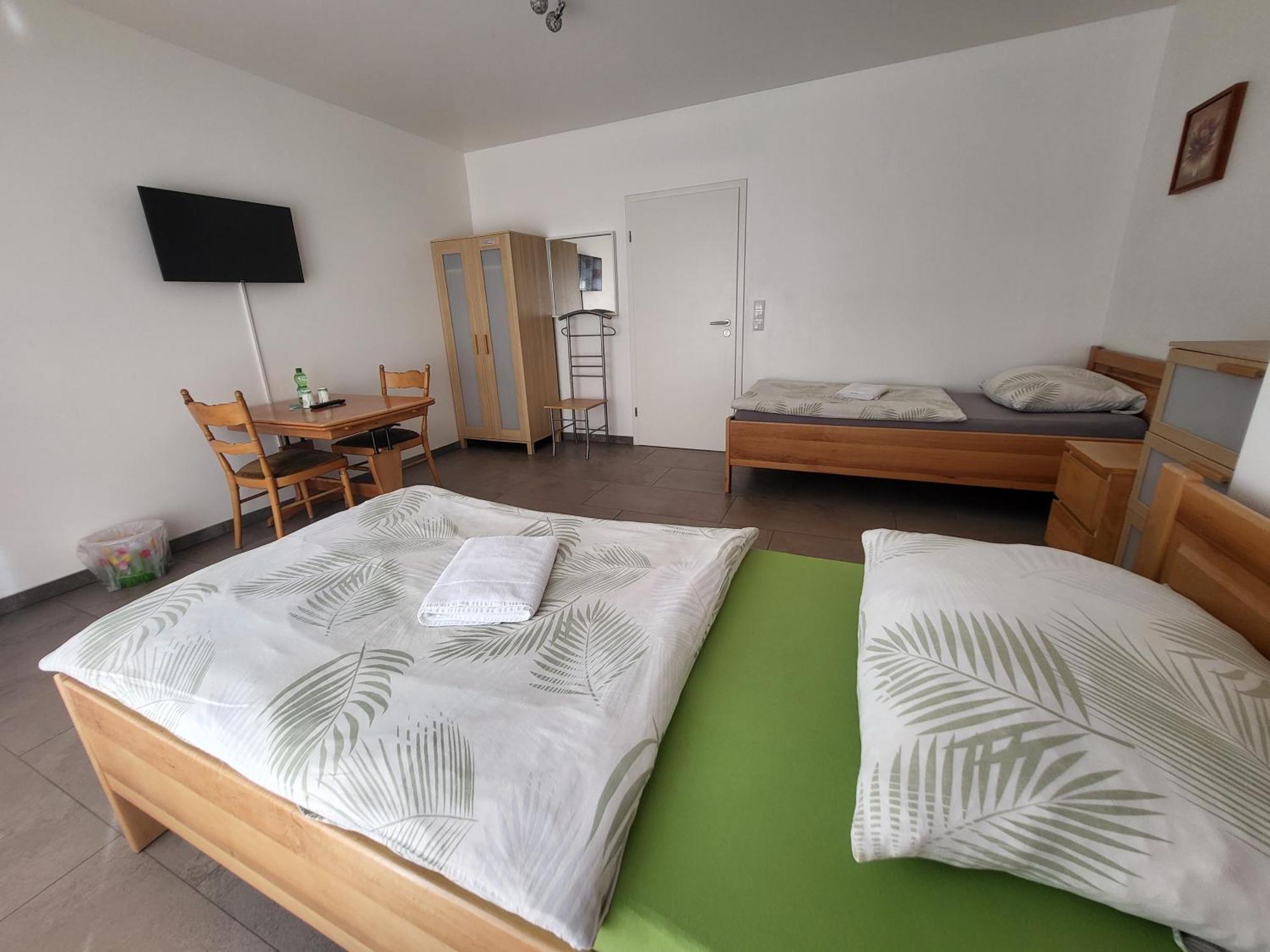 Seelze-Letter Monteurzimmer / Apartment / Messezimmer Buitenkant foto