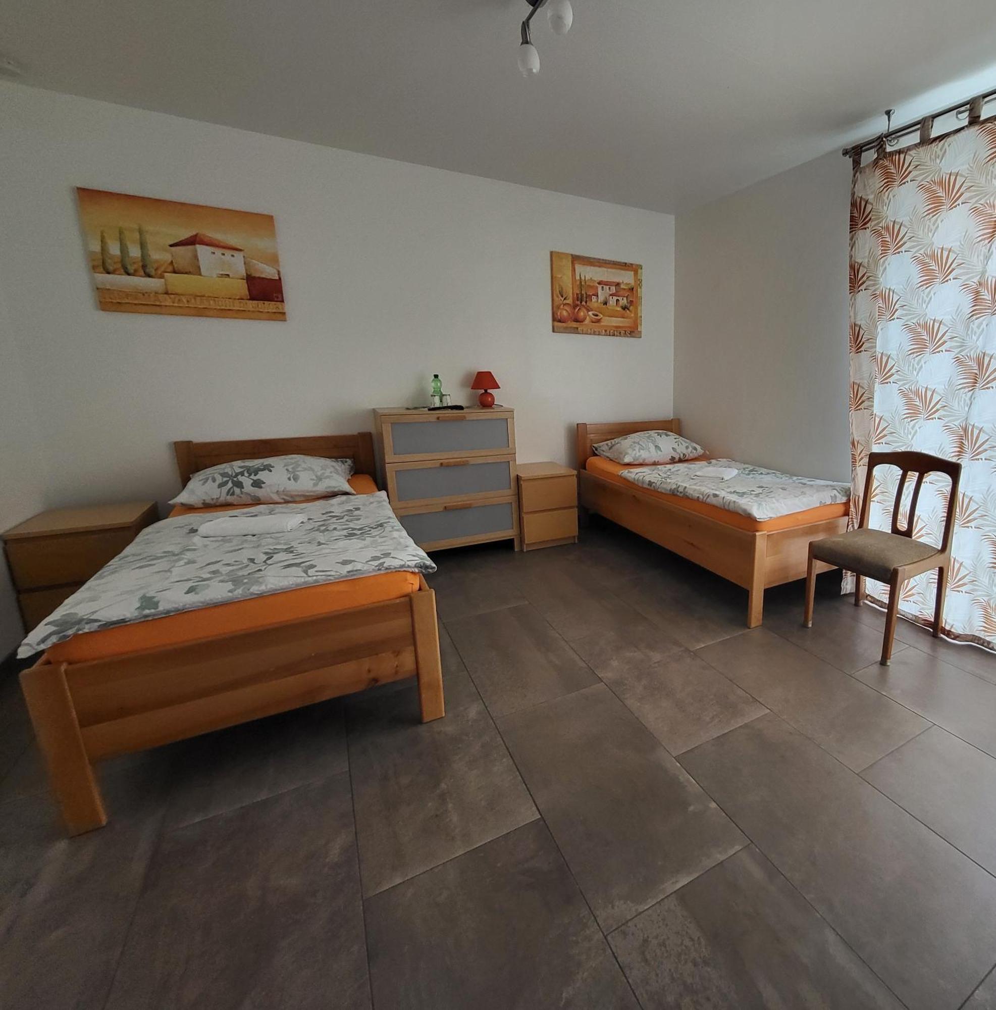 Seelze-Letter Monteurzimmer / Apartment / Messezimmer Buitenkant foto